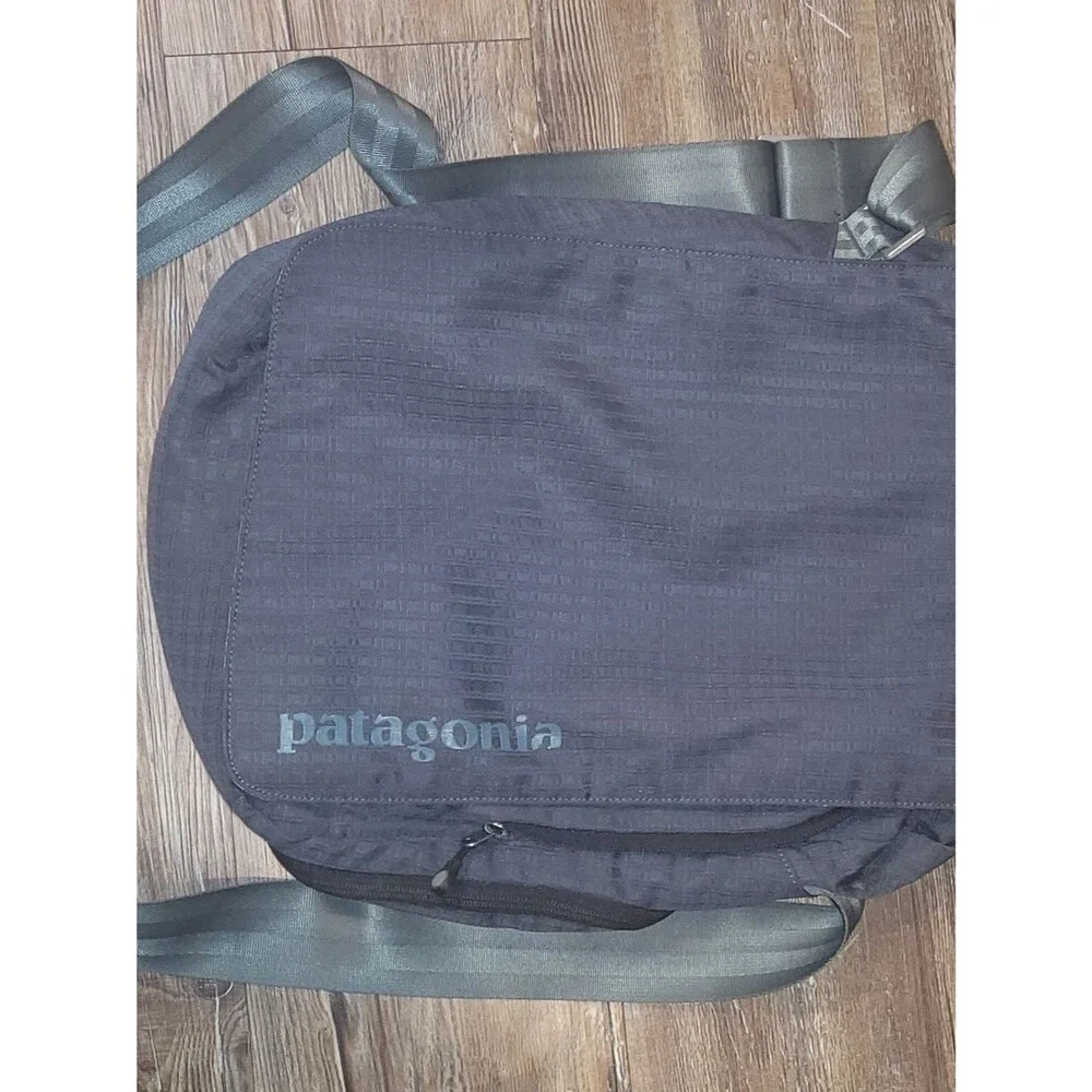 PATAGONIA Daily Grind Slingshot Crossbody Messenger Bag